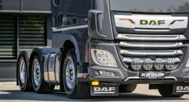 Ubezpieczenie pojazdów ciężarowych i przyczep – jak wybrać OC i inne polisy dopasowane do potrzeb?