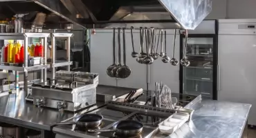 Kompleksowe wyposażenie gastronomiczne ? jak zaplanować kuchnię od podstaw