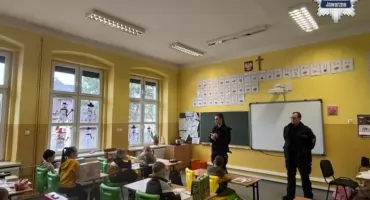 O bezpieczeństwie zimą z najmłodszymi – policyjna prelekcja w SP nr 21