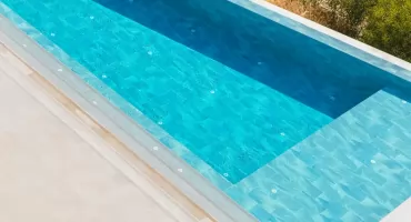 Basen w domu lub ogrodzie – jakie rozwiązania naprawdę oszczędzają czas?