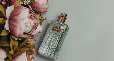 Jakie perfumy niszowe wybrać na prezent? Pomysły dla wymagających