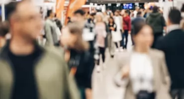 Skuteczna obecność na targach: Jak profesjonalna agencja eventowa w Polsce buduje przewagę konkurencyjną?