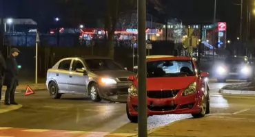 Kolizja na skrzyżowaniu ulic Krakowskiej i Gutnamów