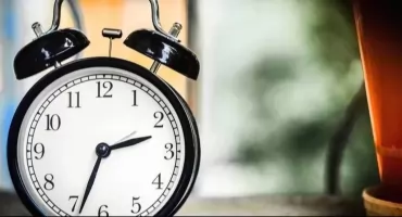 Zmiana czasu na letni 2026. Kiedy przestawiamy zegarki i czy to ostatni raz?