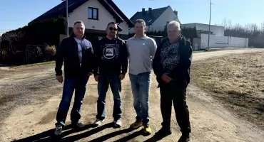 W Jaworznie blisko 14 lat walczyli o kawałek asfaltu. Teraz miasto zadeklarowało, że drogę zrobi