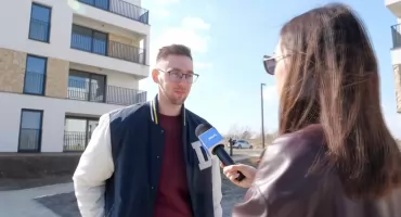 Nowi lokatorzy odbierają klucze na Osiedlu Skałka. Jak mieszka się na nowym osiedlu?