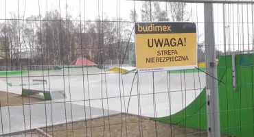 Nowy skatepark w Jaworznie jeszcze nie skończony a już do naprawy