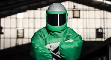 Kombinezon do piaskowania – jak wybrać model, który naprawdę chroni i nie męczy operatora?