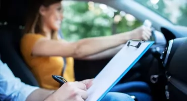 Koniec placu manewrowego? Rząd zapowiada duże zmiany w egzaminie na prawo jazdy