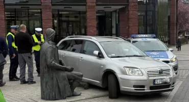 Kolizja z drwalem na rynku w Jaworznie