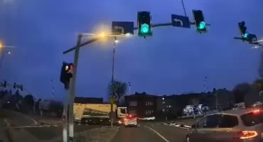 Kierowca Wodociągów Jaworzno ukarany za przejazd na czerwonym świetle