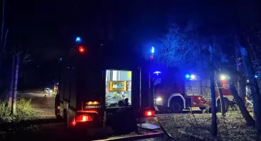 Nocny pożar na terenie Tarki