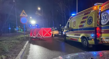 Wtargnął na jezdnie przed nadjeżdżający samochód. Potrącenie pieszego na ul. Grunwaldzkiej