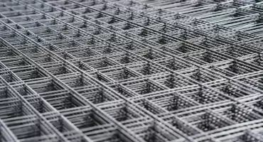 Poradnik: wybór stali na Śląsku dla firm budowlanych i przemysłu