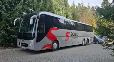 Transport dla grup zorganizowanych w Katowicach – rozwiązania dla szkół i firm