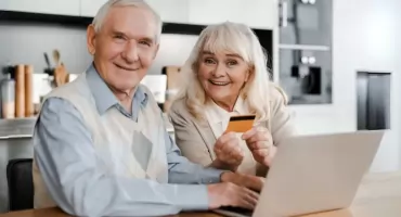 800 plus dla seniorów. Pmysł dodatku za wychowywanie dzieci powraca