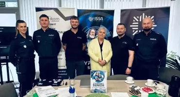 Policja i eksperci o bezpieczeństwie osób starszych. Spotkanie z seniorami o zagrożeniach i profilaktyce