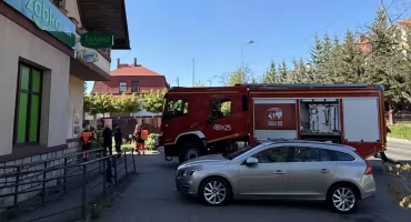 Nie było z nim kontaktu. Służby siłą weszły do mieszkania 78-latka