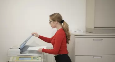 Jak wybrać wynajem drukarek w Katowicach — poradnik