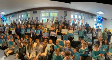 Niebieskie Igrzyska w SP 18 – edukacja na temat autyzmu przez doświadczenie i wspólnotę