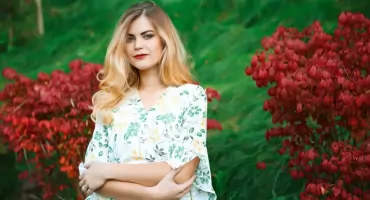 Elegancki biustonosz pod sukienkę. Jaki wybrać?