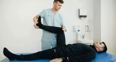 Czym się różni turnus rehabilitacyjny od sanatorium?