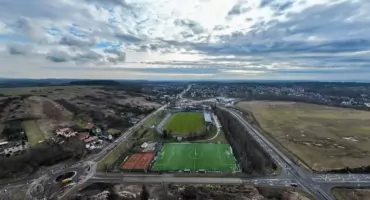 Turniej dronów w Jaworznie. Młodzież sprawdzi się w zadaniach ratowniczych