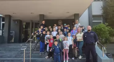 Dzieci z SP nr 3 poznały pracę jaworznickich policjantów