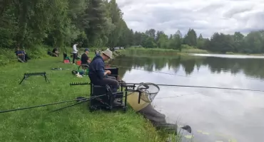 Zawody wędkarskie na stawie Grajdołek