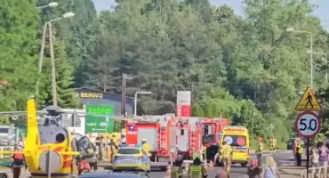 Wypadek w rejonie Cezarówki. Na miejsce wezwano śmigłowiec LPR