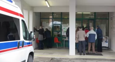 Do specjalisty na NFZ w Jaworznie czy w sąsiednim mieście? Porównujemy szacowane czasy