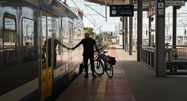 Rekordowy lipiec w Kolejach Śląskich – coraz więcej rodzin i rowerzystów