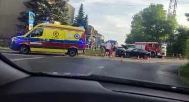 Kolizja na Górze Piasku. Trwają działania służb