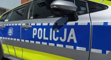 Ukradł alkohol, dostał mandat i… na oczach policjantów wsiadł za kierownicę. Miał dożywotni zakaz
