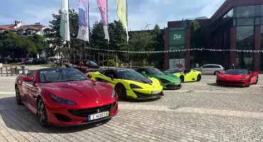 Sportowe samochody na rynku w Jaworznie. I to w szczytnym celu
