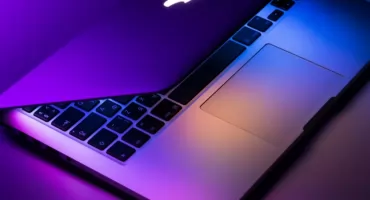 MacBook Neo dla studentów – co warto wiedzieć przed rozpoczęciem roku akademickiego?