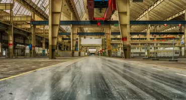 Greenfield vs brownfield. Jak wybrać odpowiedni model inwestycji magazynowej?