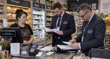 Jakub Dąbek o sąsiedzkiej trosce o finanse państwa, czyli skarbówka na telefon