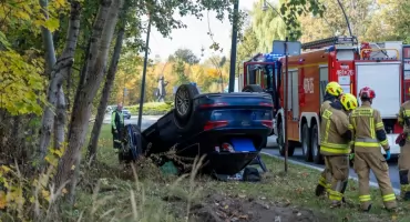 Dachowanie samochodu na DK 79 w Jaworznie